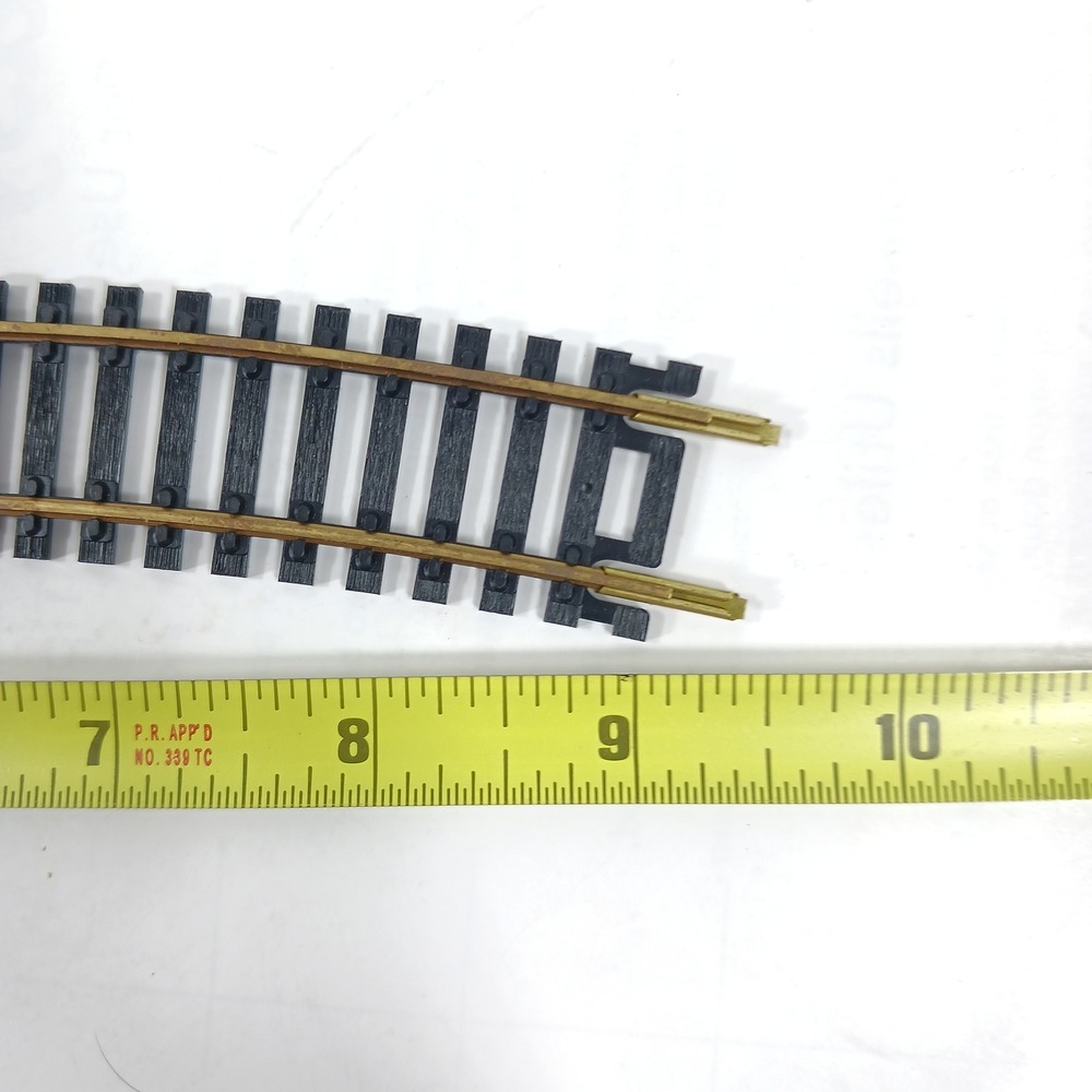Lot of 26 Curved Model Train Track Brass Rail Snap-Fit Sections Black Ties 9 in - Picture 8 of 8